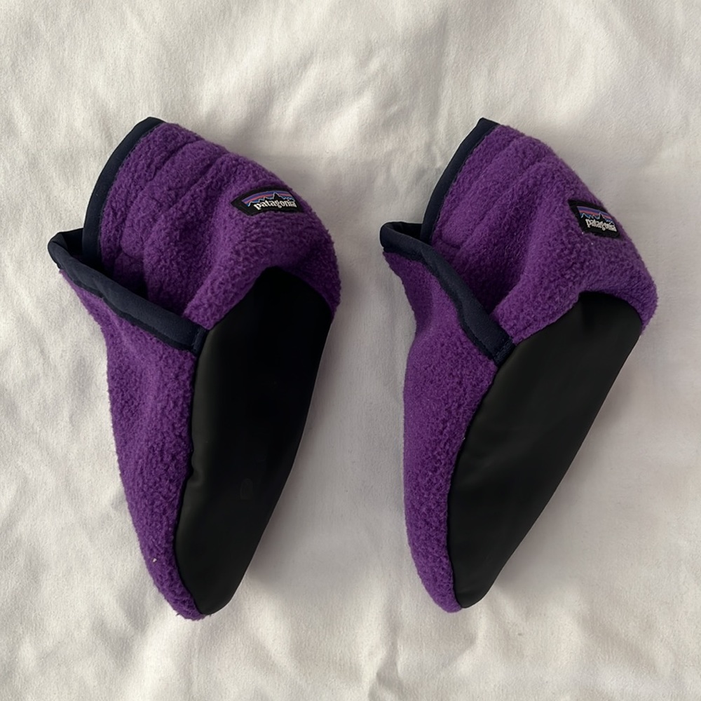 [PATAGONIA] baby booties and mittens (6-12mo)